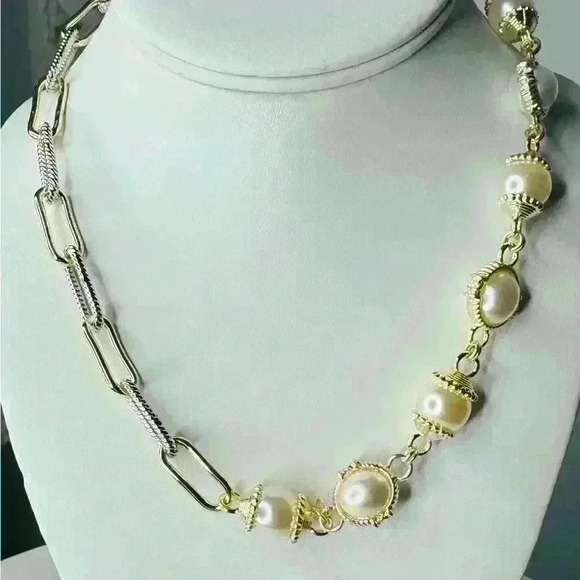 Pearls Cuban Chain Necklace Toggle Closure - Picture 4 of 5